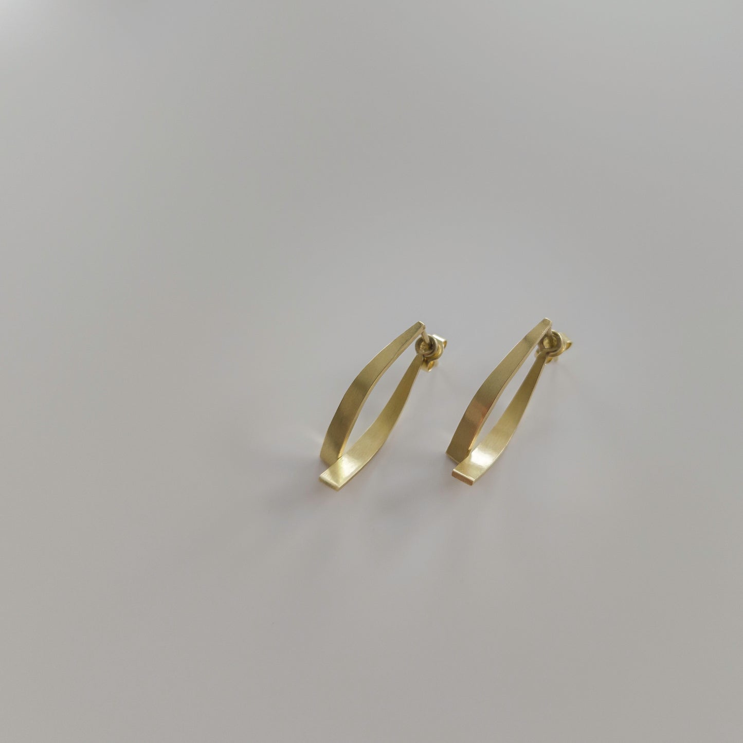 EVEN curved earrings